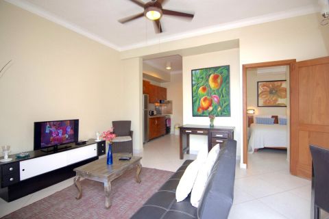 Colonial Zone 1BR Apt @Plaza España, bright &clean